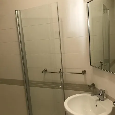 Triq Mercieqa 10 * Слима